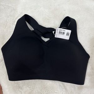 BRAND NEW 32DDD SPORT BRA FROM LULULEMON